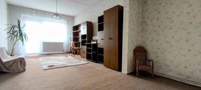 Eladó panellakás, Békésen 15 M Ft, 2 szobás