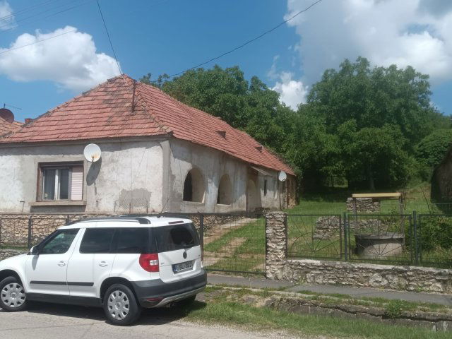 Eladó családi ház, Ajkán 8.7 M Ft, 2 szobás