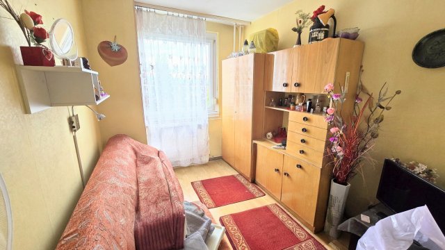 Eladó panellakás, Budapesten, XV. kerületben, Sárfű utcában
