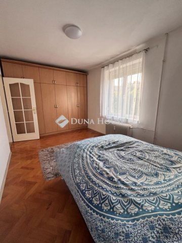 Kiadó téglalakás, albérlet, Pécsett 180 E Ft / hó, 2 szobás