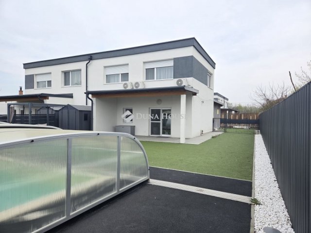 Eladó téglalakás, Szászbereken 84.9 M Ft, 4 szobás