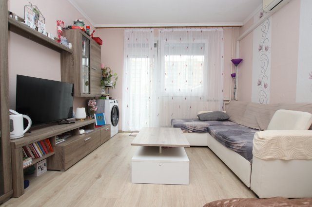 Eladó panellakás, Debrecenben 49 M Ft, 1+1 szobás