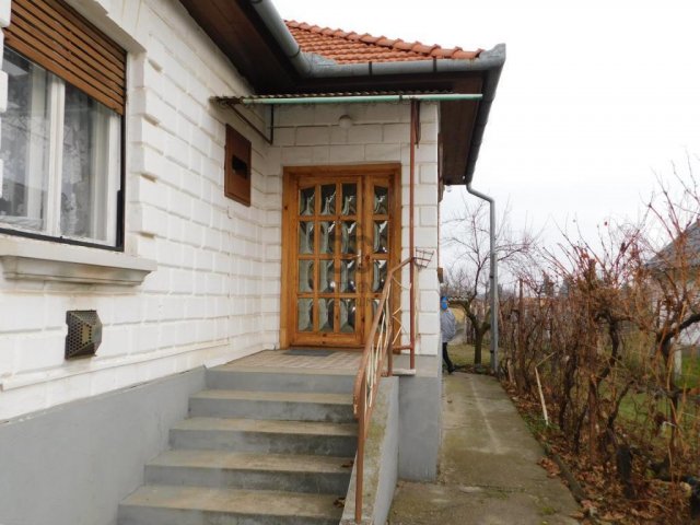 Eladó családi ház, Tápiószentmártonon 42 M Ft, 3 szobás