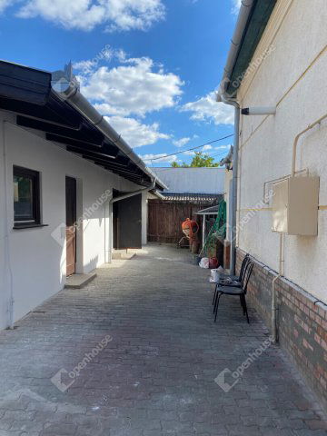 Eladó családi ház, Szegeden 85 M Ft, 2 szobás