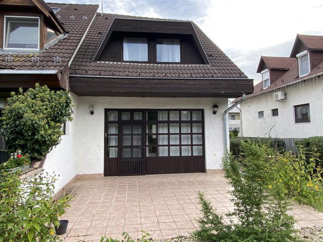 Eladó ikerház, Budapesten, XVI. kerületben 0.15 M Ft, 5 szobás