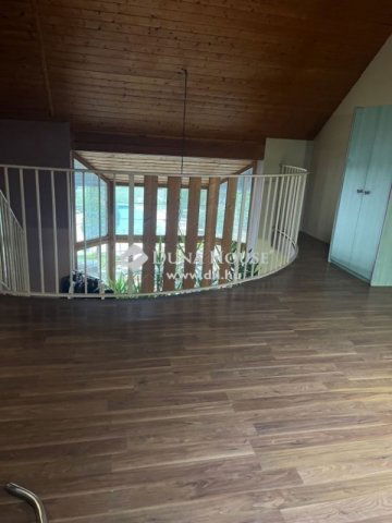 Eladó családi ház, Érden 139 M Ft, 1 szobás