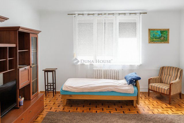 Kiadó téglalakás, albérlet, Debrecenben 190 E Ft / hó, 3 szobás