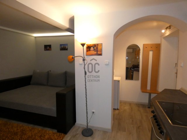Eladó téglalakás, Pécsett 26.99 M Ft, 1 szobás
