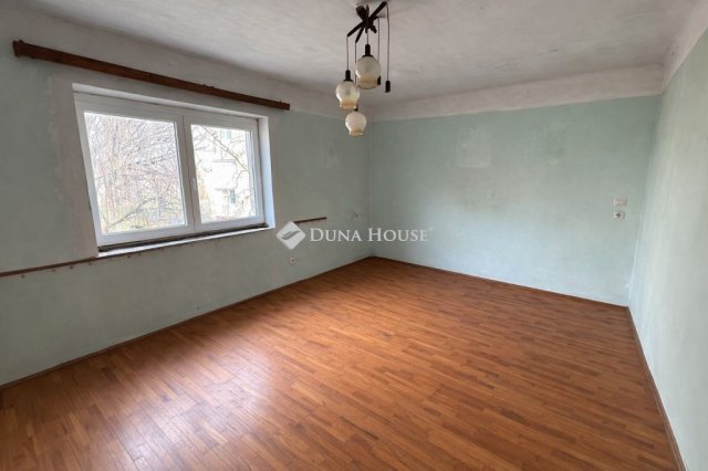 Eladó téglalakás, Dorogon 47.99 M Ft, 3 szobás