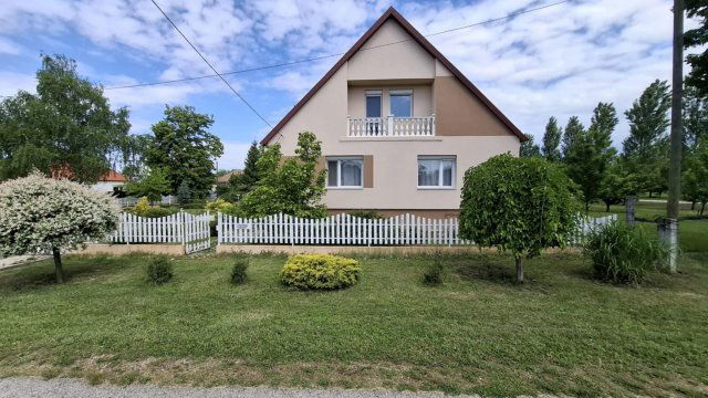 Eladó családi ház, Külsővaton 54 M Ft, 4 szobás