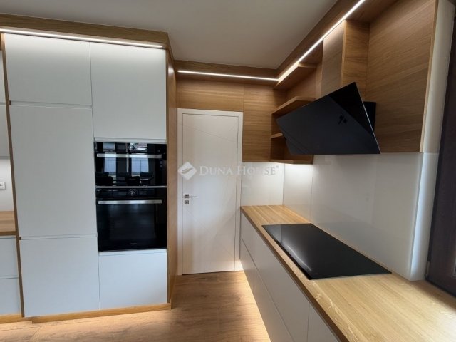 Eladó családi ház, Üllőn 169.9 M Ft, 4 szobás