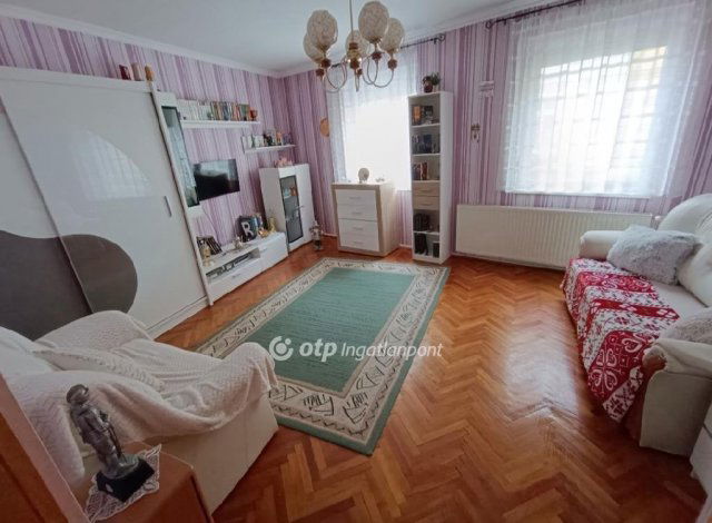 Eladó téglalakás, Egerben 66.9 M Ft, 1+1 szobás