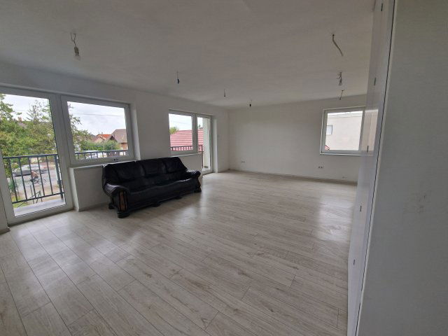 Eladó téglalakás, Debrecenben 99.9 M Ft, 4+2 szobás