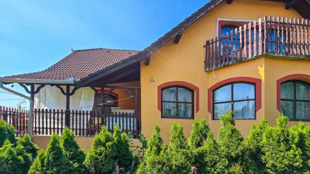 Eladó családi ház, Vácrátóton 159.99 M Ft, 7 szobás