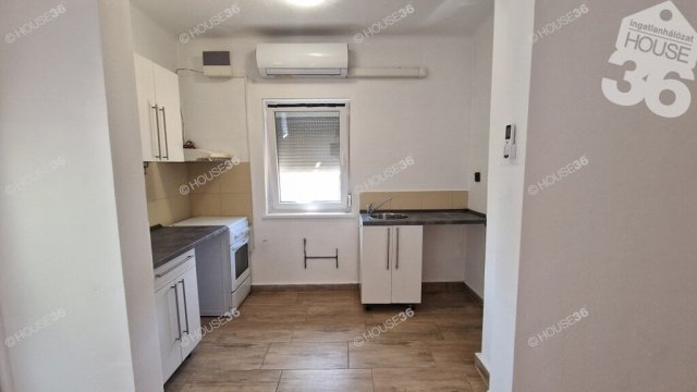 Eladó családi ház, Kecskeméten 29.9 M Ft, 1 szobás