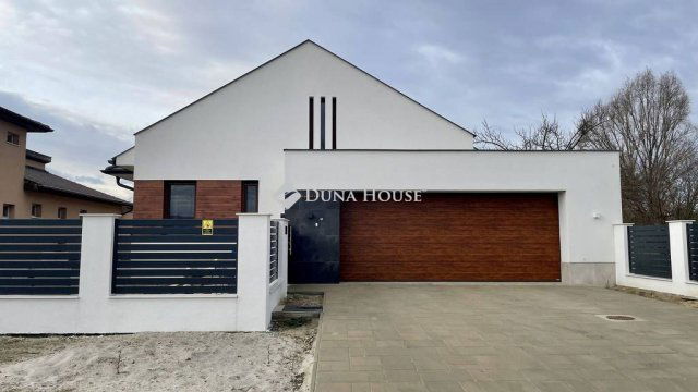 Eladó családi ház, Nagykőrösön 51.5 M Ft, 5 szobás