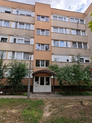 Eladó panellakás, Hajdúböszörményen 39 M Ft, 2 szobás