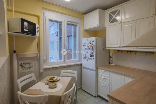 Eladó panellakás, Budapesten, IV. kerületben 67.5 M Ft, 2 szobás