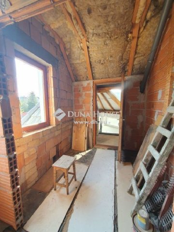 Eladó családi ház, Veresegyházon 149.9 M Ft, 2 szobás