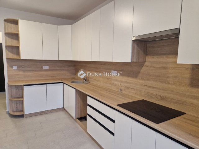 Eladó panellakás, Debrecenben 74.9 M Ft, 3 szobás