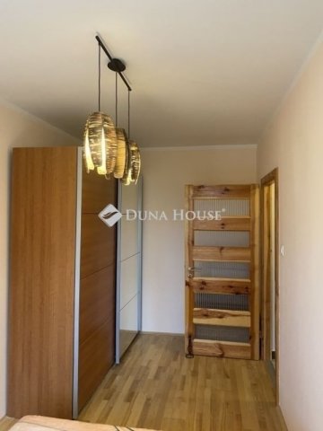 Eladó panellakás, Szegeden 72 M Ft, 3 szobás