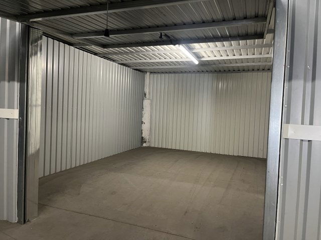 Kiadó ipari ingatlan, Győrött 180 E Ft / hó