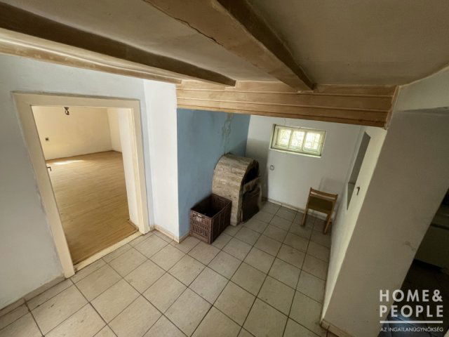 Eladó családi ház, Zsombón 40 M Ft, 1+1 szobás