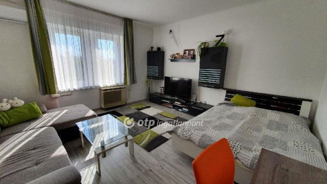 Eladó téglalakás, Budapesten, IX. kerületben 56.9 M Ft, 1 szobás