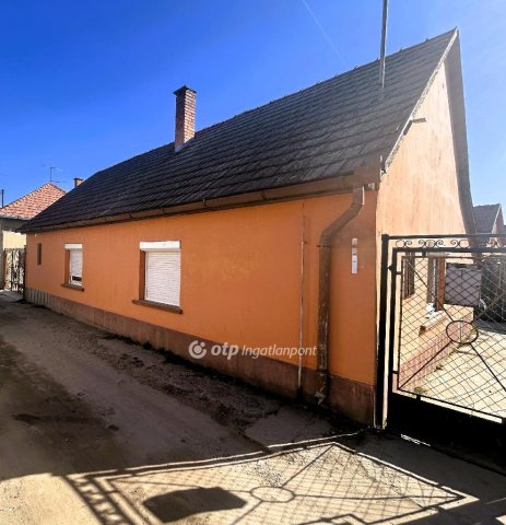 Eladó családi ház, Nagykőrösön 18.9 M Ft, 2 szobás