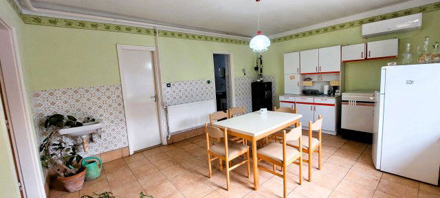Eladó családi ház, Békésen 30 M Ft, 3 szobás