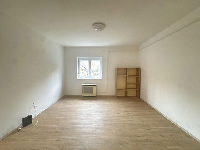 Kiadó téglalakás, albérlet, III. kerületben, Szél utcában