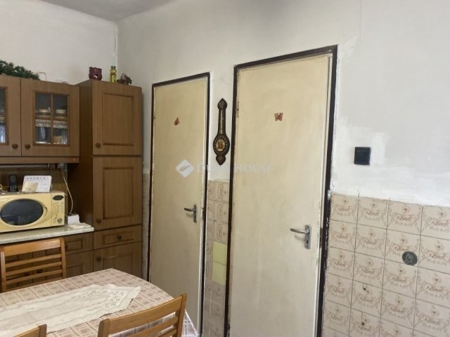 Eladó családi ház, Monoron 64 M Ft, 3 szobás