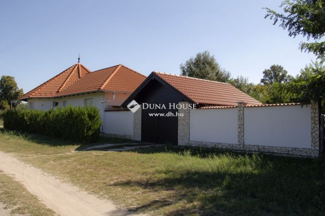 Eladó családi ház, Kecskeméten 119.8 M Ft, 5 szobás