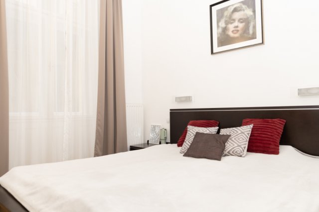 Eladó téglalakás, Budapesten, VII. kerületben 110 M Ft, 2 szobás