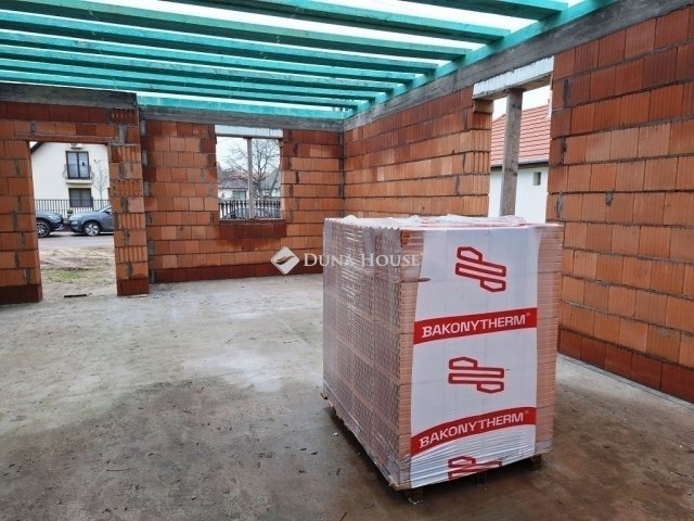 Eladó családi ház, Szigetszentmiklóson 149.5 M Ft, 5 szobás