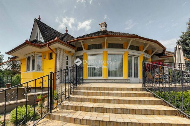 Eladó családi ház, Kecskeméten 224.9 M Ft, 5 szobás