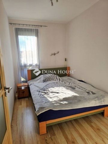 Eladó téglalakás, Pécsett 74.9 M Ft, 3 szobás