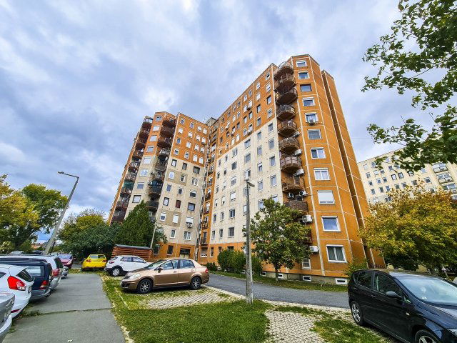 Eladó panellakás, Dunakeszin 89.99 M Ft, 2+1 szobás