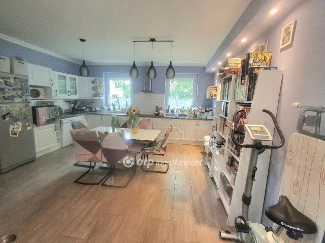 Eladó ikerház, Budapesten, III. kerületben 119 M Ft, 3+1 szobás