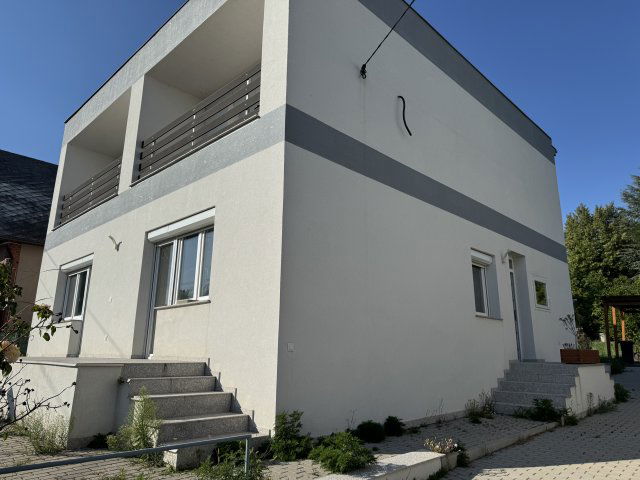 Eladó családi ház, Balatonfűzfőn 99 M Ft, 4+1 szobás