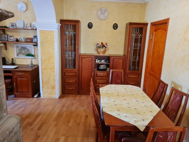 Eladó családi ház, Pécsett 108 M Ft, 5 szobás