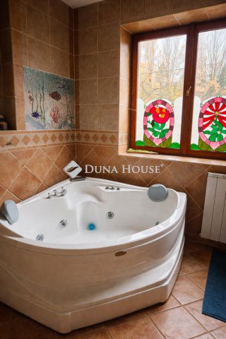 Eladó családi ház, Debrecenben 229 M Ft, 8 szobás