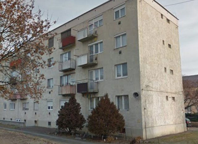 Eladó téglalakás, Egerben 35 M Ft, 2+1 szobás