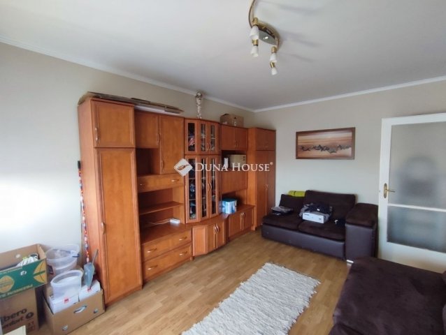 Eladó panellakás, Kecskeméten 42.99 M Ft, 2 szobás