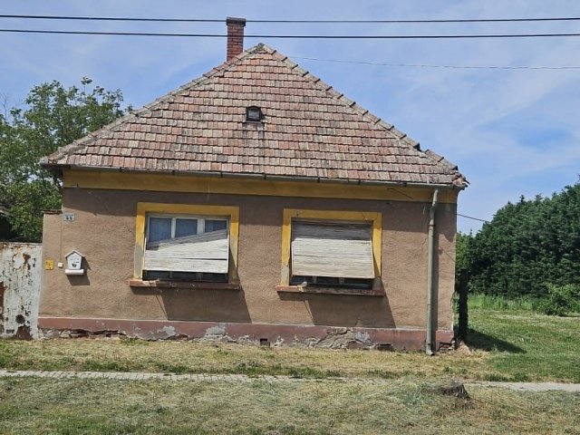 Eladó családi ház, Rábacsanakon 8 M Ft, 2 szobás