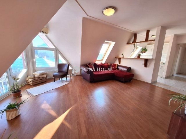 Eladó téglalakás, Kecskeméten 75.9 M Ft, 3 szobás