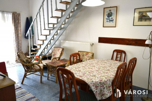 Eladó ikerház, Balatonfüreden 85 M Ft, 5 szobás