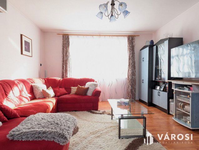 Eladó családi ház, Gyulán 94.9 M Ft, 7 szobás