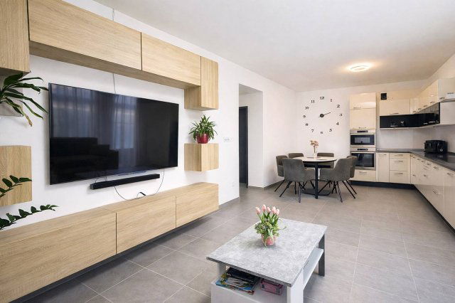 Eladó családi ház, Győrzámolyon 109.5 M Ft, 4 szobás