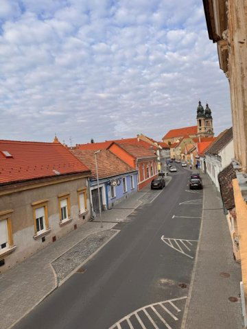 Eladó téglalakás, Pápán 43.9 M Ft, 3 szobás